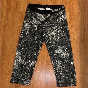 Nike Pro Black/Gray/White Leggings Size Large
